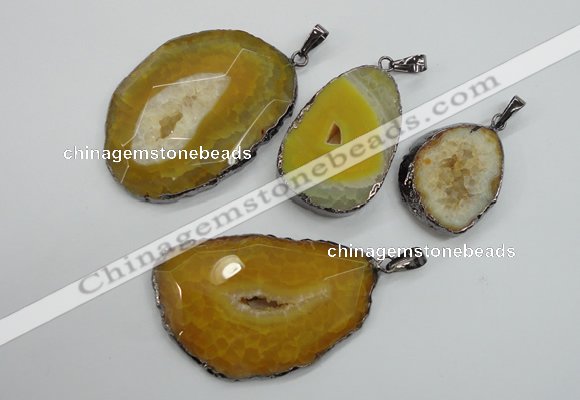 NGP1105 30*40 - 40*55mm freeform druzy agate pendants with brass setting